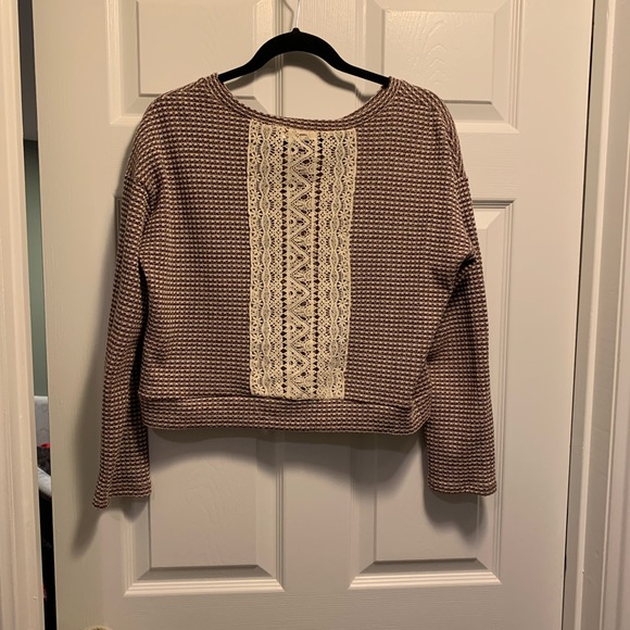 Bohme Crop Sweater with lace back. - Picture 3 of 6